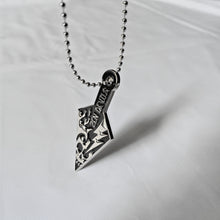 Load image into Gallery viewer, The Skull Kunai Metal Pendant