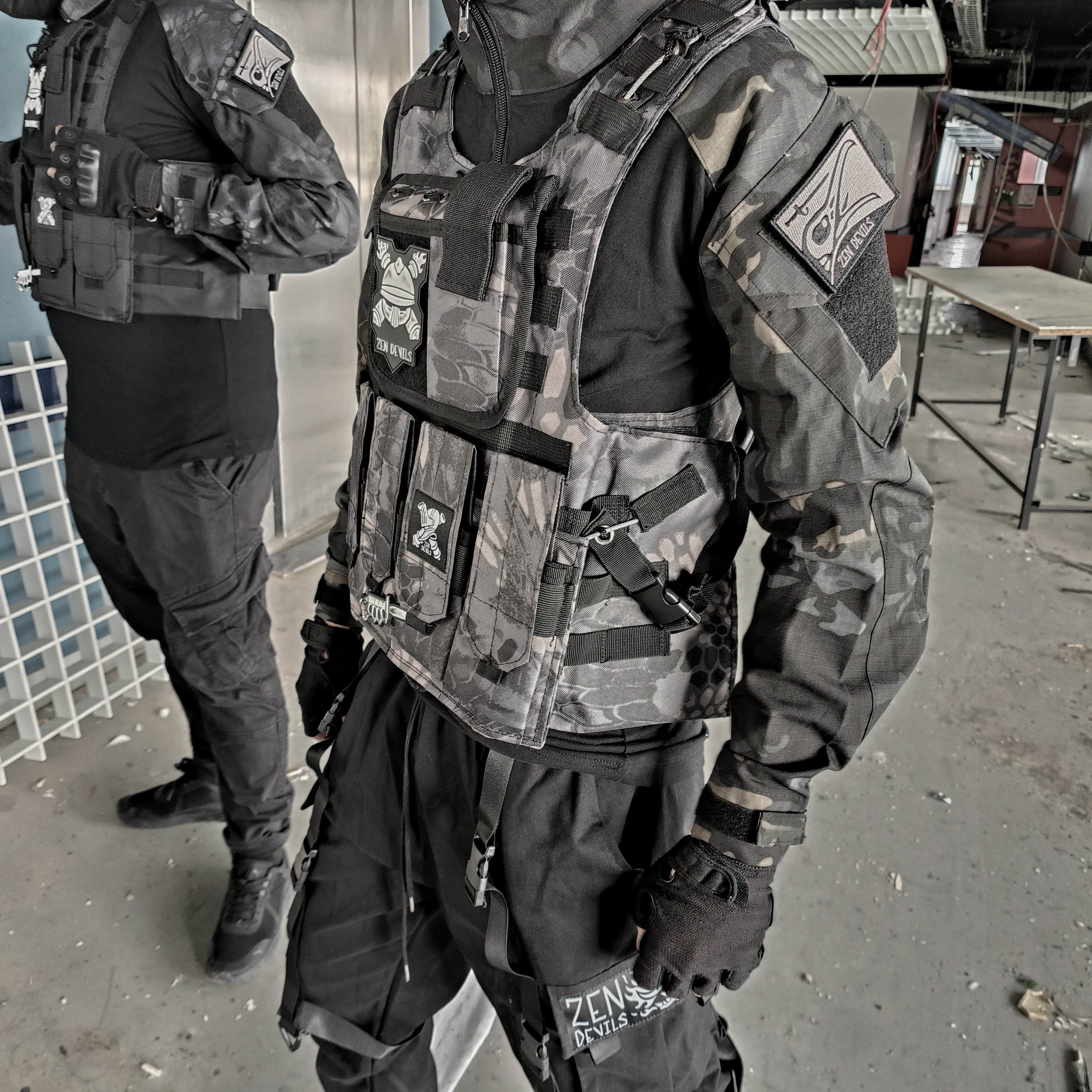 The Trench Tactical Vest [black python] – Zen Devils
