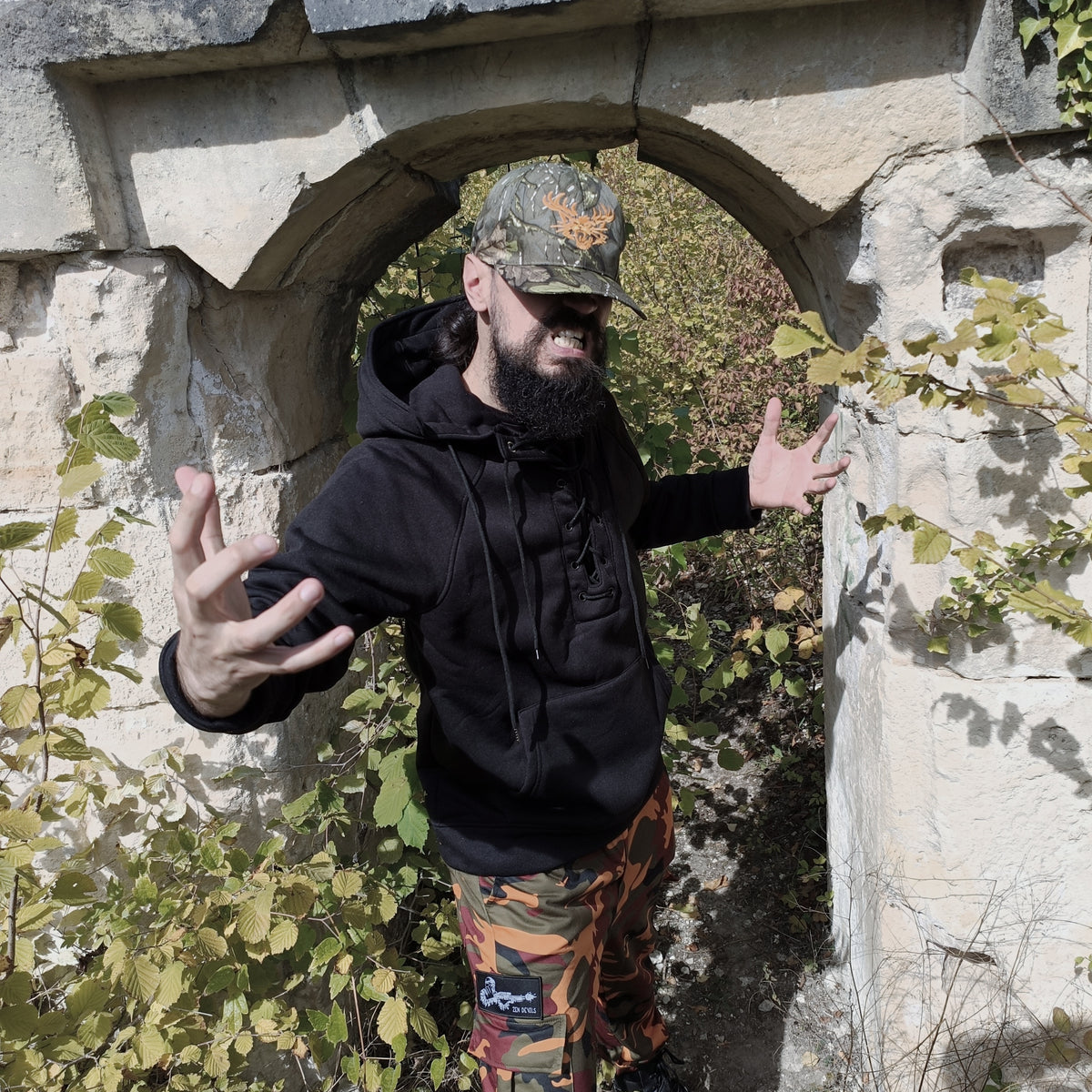The Hazardous Environment Pants [orange camo]
