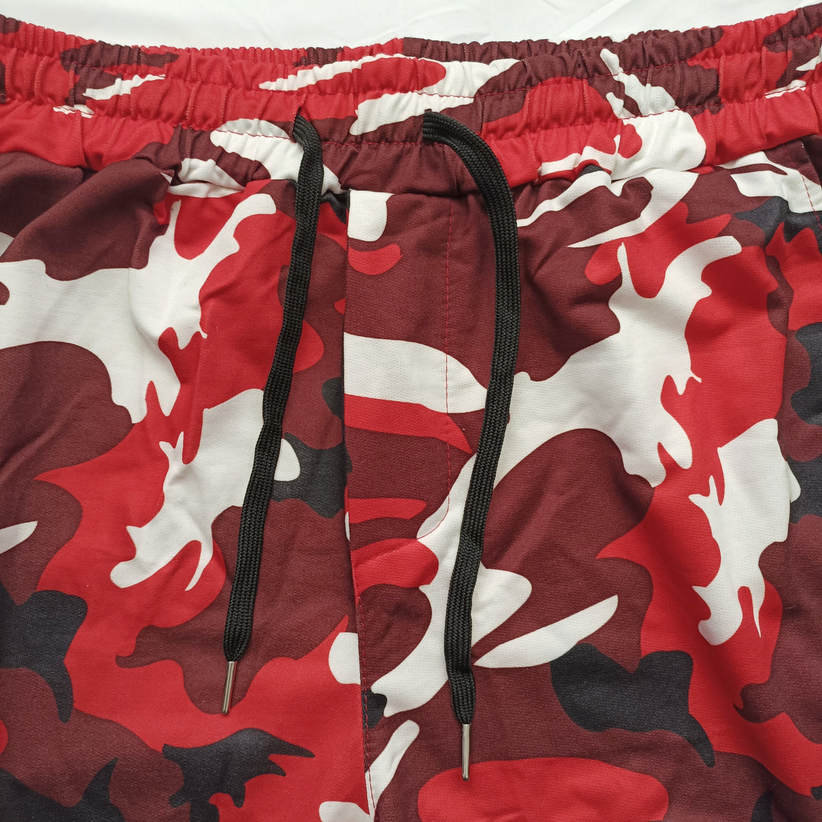 The Hazardous Environment Pants [red camo]