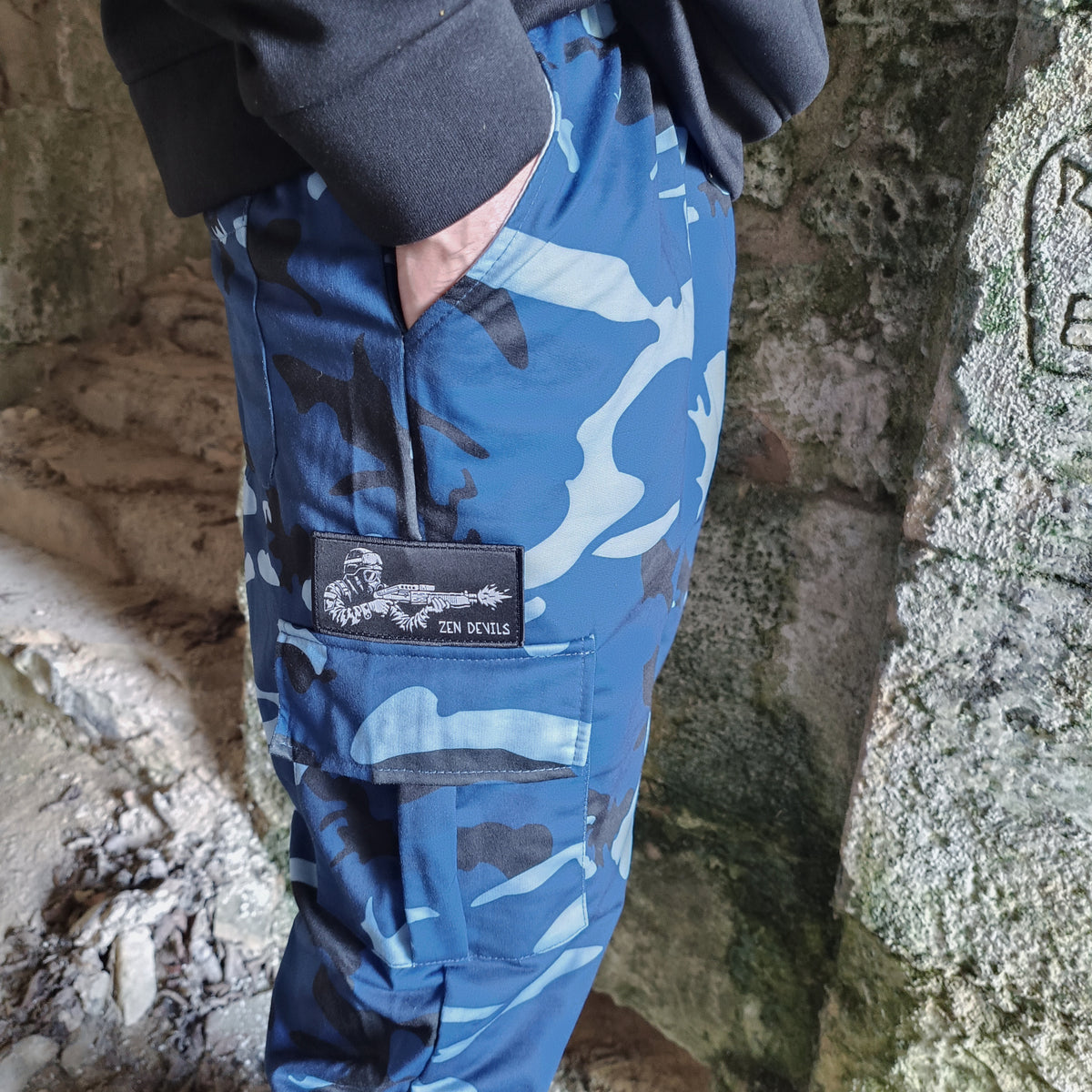 The Hazardous Environment Pants [blue camo]
