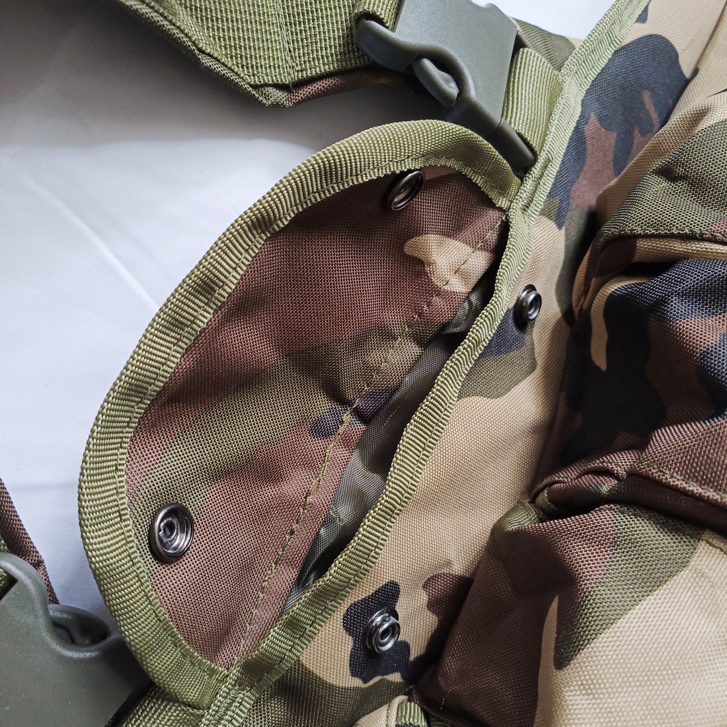 The Chest Rig [woodland camo]